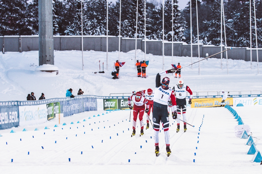 Янина Питкянен Эрик Вальнес побеждает в финале спринта на чемпионате мира U23 в Лахти. Сергей Ардашев финиширует вторым
