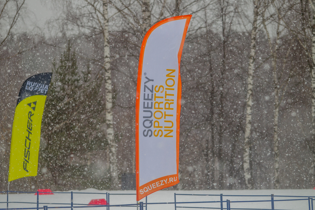 Компания Squeezy Sport Nutrition снова выступила спонсором марафона МГУ, предоставив на пункт питания спортивный напиток-изотоник. 