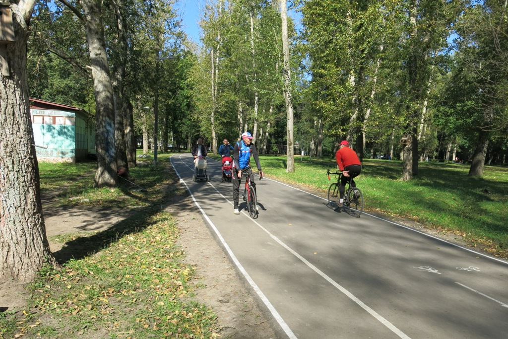 Трасса считается не только лыжной, но и велосипедной! Значительный вклад в организацию строительства внесла олимпийская чемпионка Сиднея по велогонкам на треке тульчанка Ольга Слюсарева.