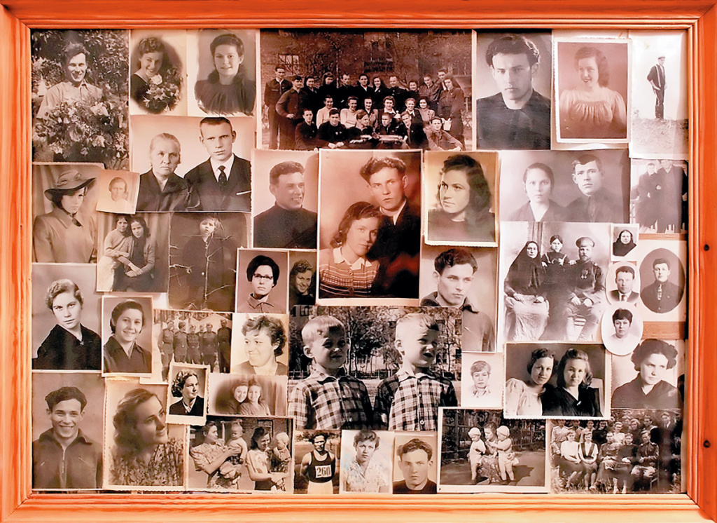 Валентина Николаевна Иванова сделала в квартире два стенда с фотографиями. Один из них посвящен их с Виктором молодости. На нём можно увидеть фотографии молодых Виктора и Валентины, их сыновей-близнецов Игоря и Жени, а также родителей и товарищей по институту