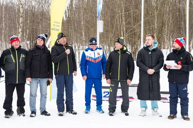 С приветствием к участникам соревнований обратился четырёхкратный олимпийский чемпион Николай Семёнович Зимятов.