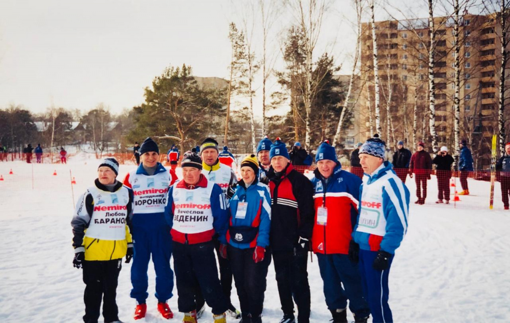 2005, Красногорск, Гонка звезд. Слева направо: Баранова, Воронков, Веденин, Завьялов, Лядова, Вахрушев, Дронов, Марухин.