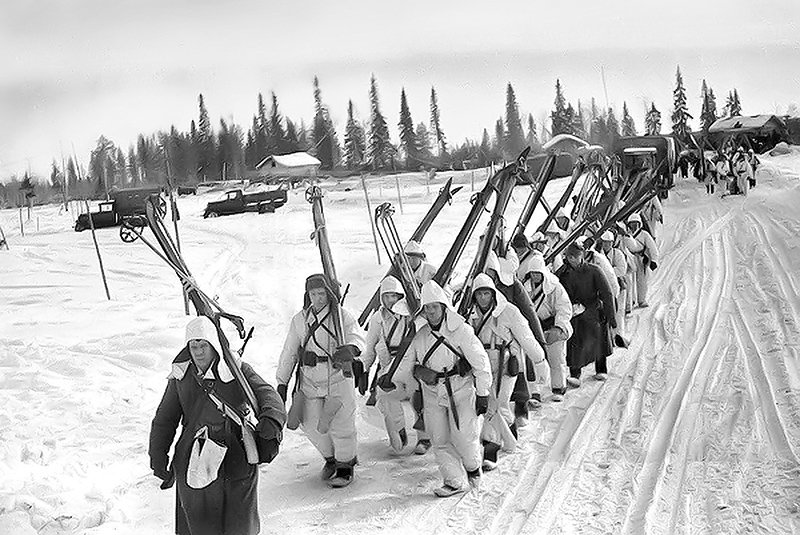 Лыжный батальон на марше.