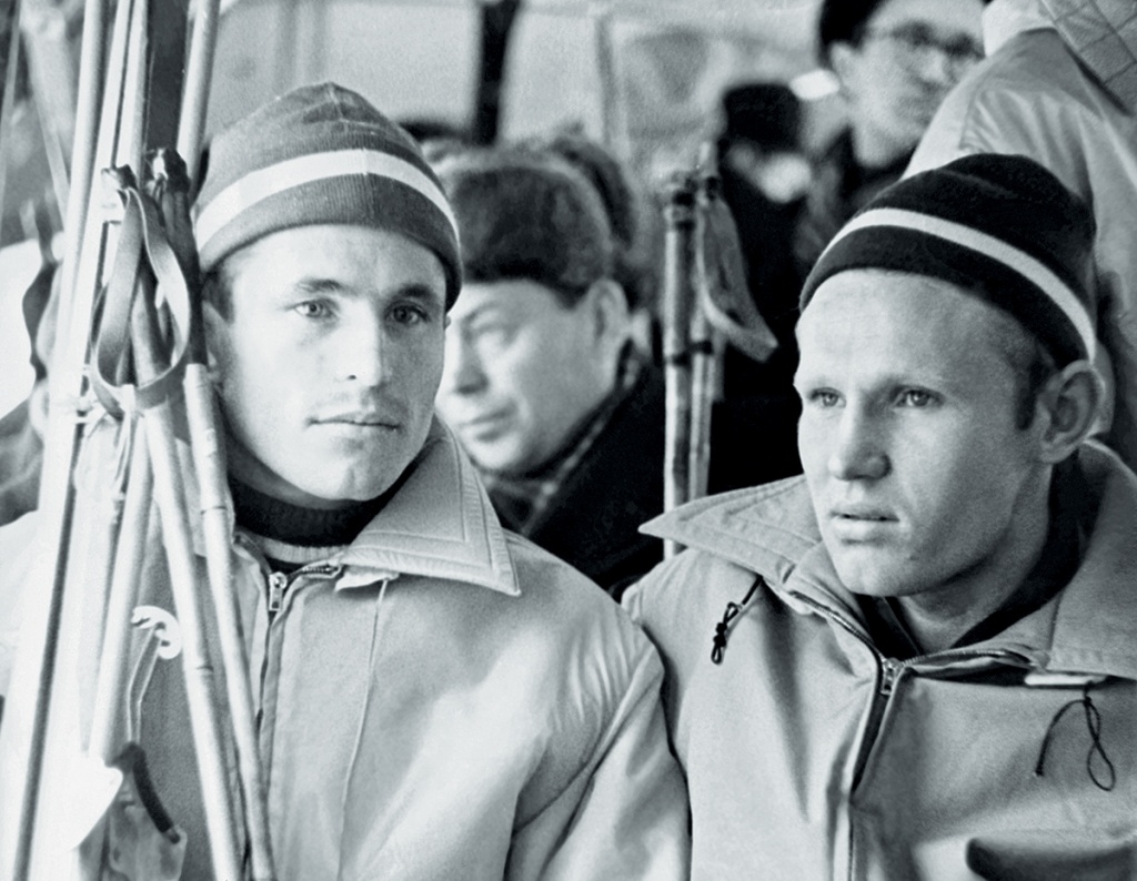 На этом фото рядом с Иваном Степановичем его товарищ по сборной команде СССР, чемпион мира 1970 года в эстафете 4х10 км Валерий Иванович Тараканов.