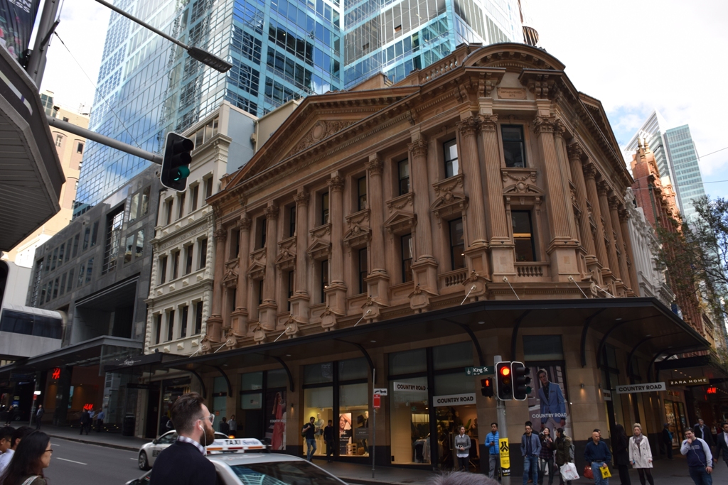 Улицы Сиднея. Современные здания интегрировались в старинную застройку 