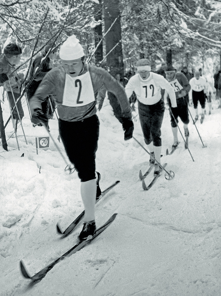 1967 год. Чемпионат СССР в гонке на 70 км. Планерная. В этой гонке Иван Утробин займет первое место. Всего же Иван Степанович 12 раз поднимался на высшую ступень пьедестала почета чемпионатов Союза, три из этих золотых медалей были завоёваны на самой длинной, 70-километровой дистанции.