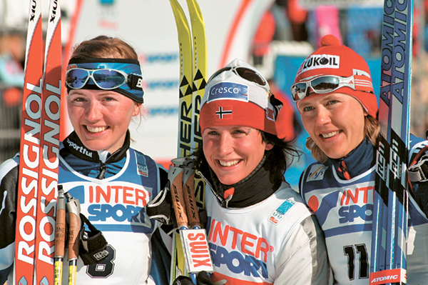 Победа на тридцатке принесла Марит Бьорген третье "золото" Оберстдорфа. Для финки же Вирпи Куйтунен и россиянки Натальи Барановой это были первые индивидуальные медали этого чемпионата.