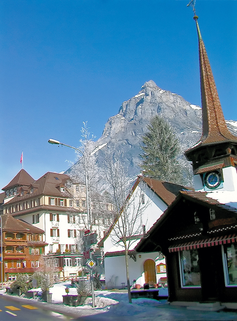 «Столица» Kandersteg Volksskilauf город Кандерстег, расположенный в окружении гор, невообразимо красив