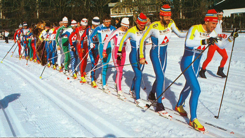 Самые длинные беговые лыжи в истории были представлены на чемпионате мира-1987. Кого из великих лыжников вы узнали?