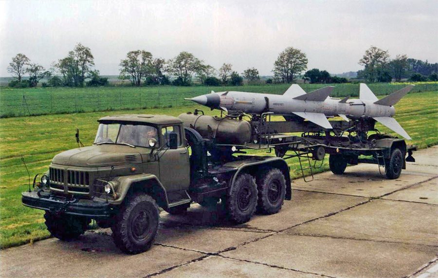 ЗРК (зенитно-ракетный комплекс) С-75 на колёсной тяге.