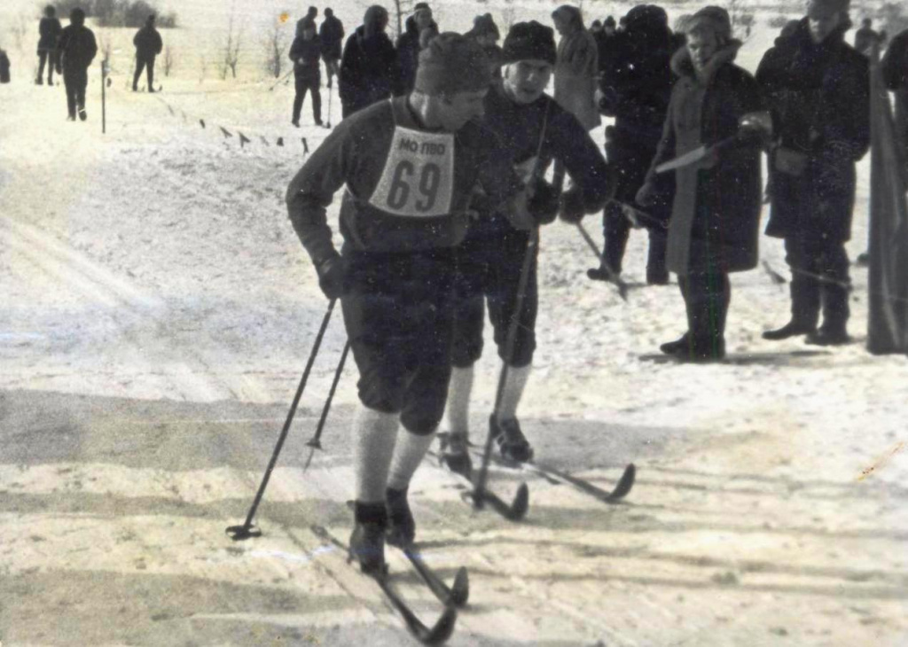 Из архива автора 1970 год, Планерная. На передаче эстафеты.