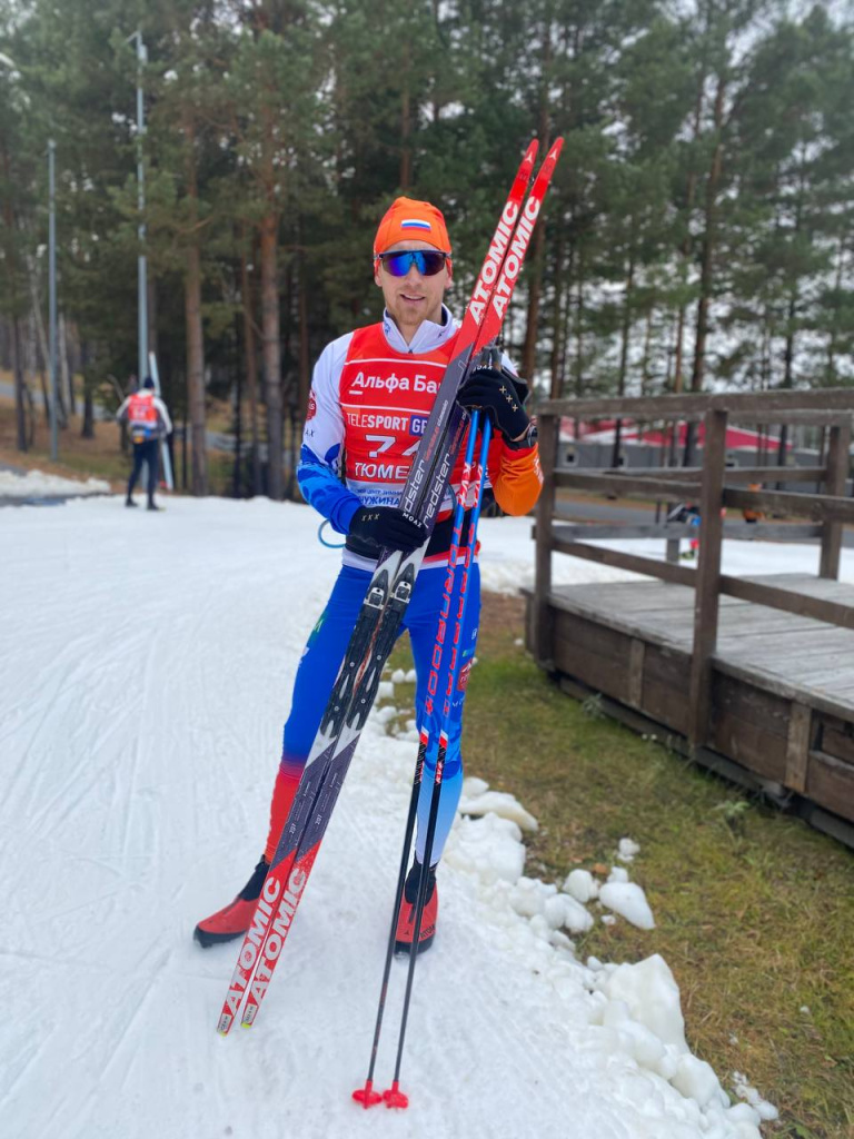 Тюмень. Ермил Вокуев всегда с улыбкой при разговоре о лыжах и марафонах.