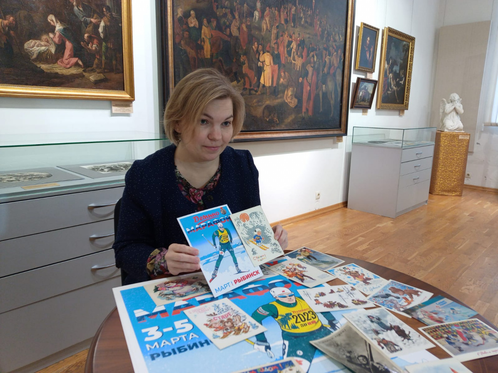 Заместитель директора рыбинского музея-заповедника Оксана Гожалимова сравнила современные плакаты с историческими.