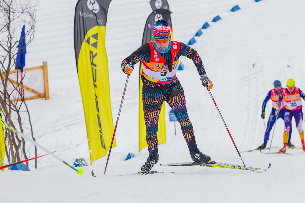 МСМК, двукратная обладательница Кубка мира по лыжероллерам и победительница марафона Праздника Севера 2013 Ксения Конохова в этом году предпочла классический стиль