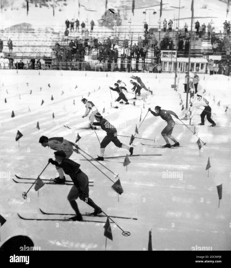 alamy Старт женской эстафеты 3х5 км на Олимпийских играх 1956 г.