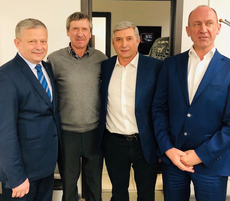 Фото на память после ток-шоу. Слева направо: Марат Бариев, Михаил Девятьяров, Геннадий Фищенко, Алексей Нуждов. 