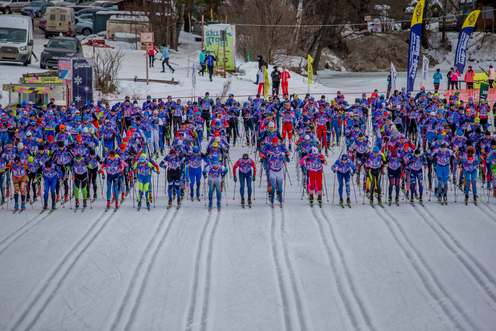 Старт Юбилейного 50-го Лыжного марафона МВТУ