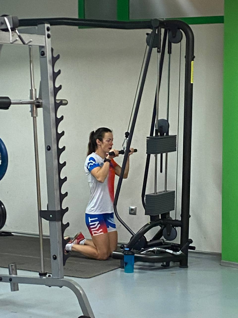 Тюмень. Царёва Ольга никогда не забывает упражнения для даблполинга.