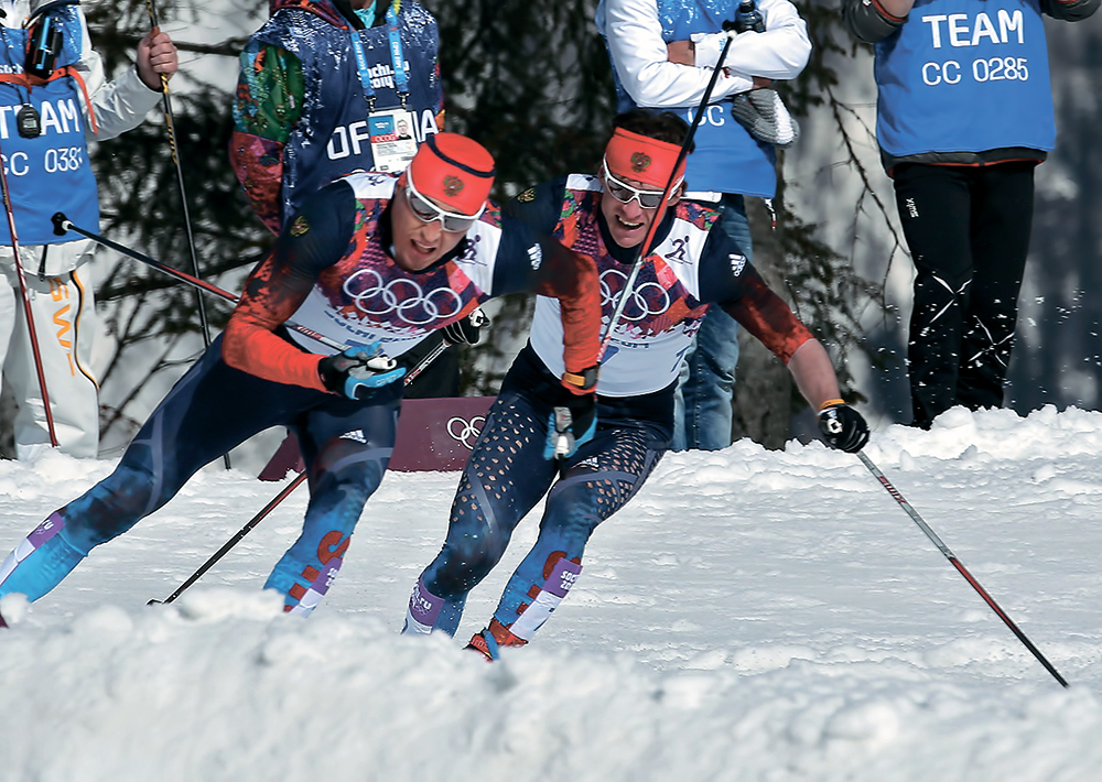 лыжных гонок последних лет АлександрЛегков и Максим Вылегжанин. Финишнуючерту они пересекут в том же порядке,что и на этой фотографии