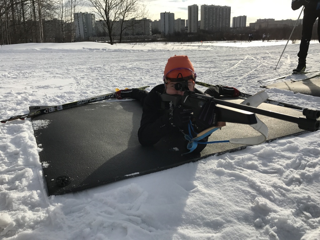 Тренировка по биатлону в парке Алешкино