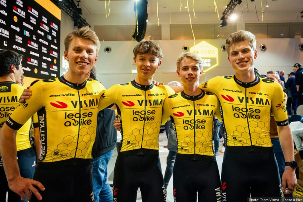 Норвежская диаспора нидерландской велокоманды Visma Lease a Bike. Слева направо: Йоханнес Стауне-Митте, Йонас Хойдаль (сын известного норвежского велосипедиста), Йорген Нордхаген, Пер Странд Хагенес