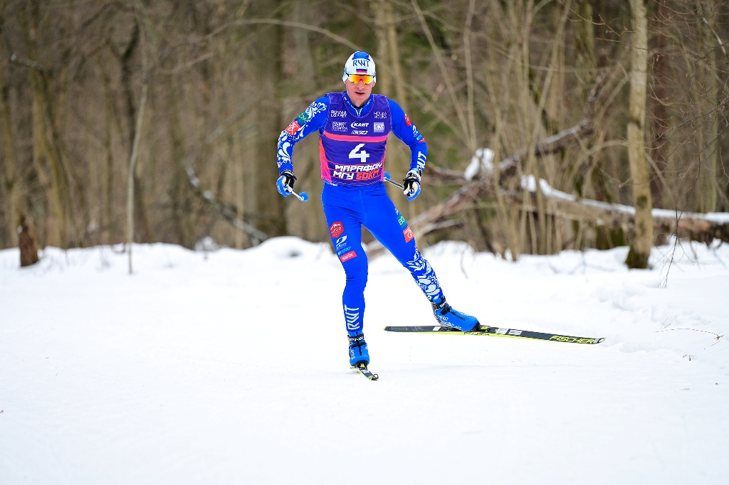 Алексей Шемякин с первых километров ушел в отрыв и в итоге стал единственным спортсменом, которому удалось разменять на финише 2 часа.