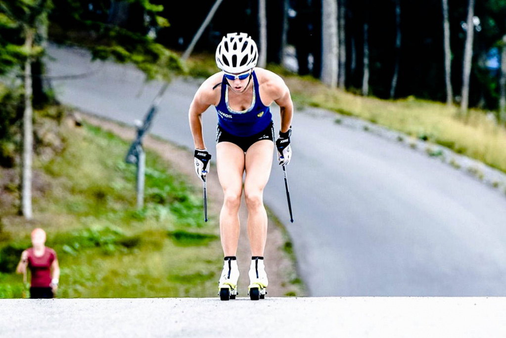 Фото 24. Мария Истомина – так и едет одна по дистанции, держа установленный темп. 