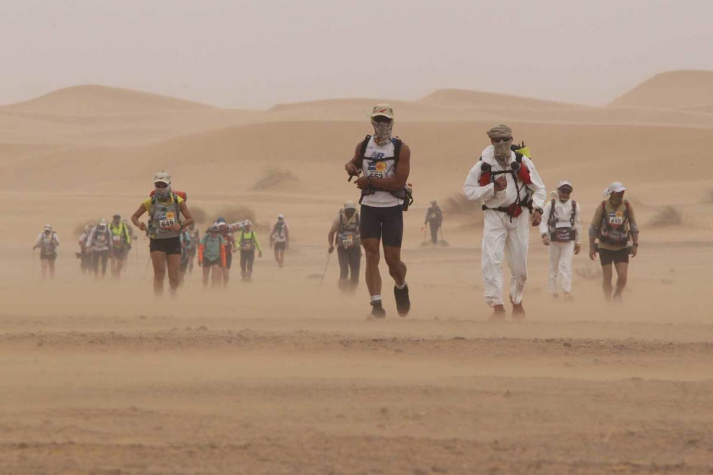 Marathon des Sables - Sport Illustrated На трассе Marathon des Sables любой инвентарь проходит самые серьёзные испытания на качество, прочность и пригодность к экстремальным нагрузкам.