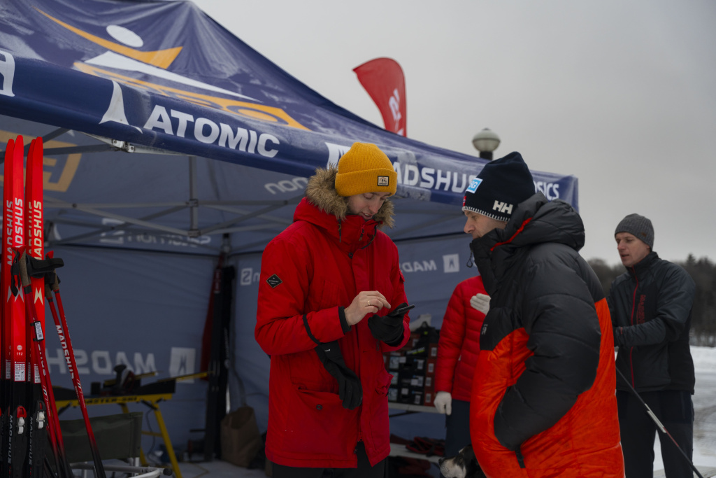 Спортмастер Запишем телефоны друг друга?