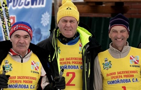 На традиционной гонке Самойлова Сергей Андреевич (справа) с королем лыж Николаем Семеновичем Зимятовым