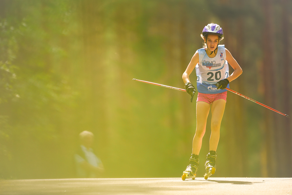 На трассе – будущая победительница соревнований среди девушек 12-13 лет Екатерина Мамакина. 