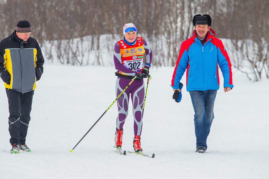 Мурманчанка, олимпийская чемпионка по биатлону Анна Богалий поддерживает себя в прекрасной форме и после окончания карьеры. Приятно видеть таких селебрити на лыжне, стоять с ними на старте и иметь возможность перекинуться парой слов