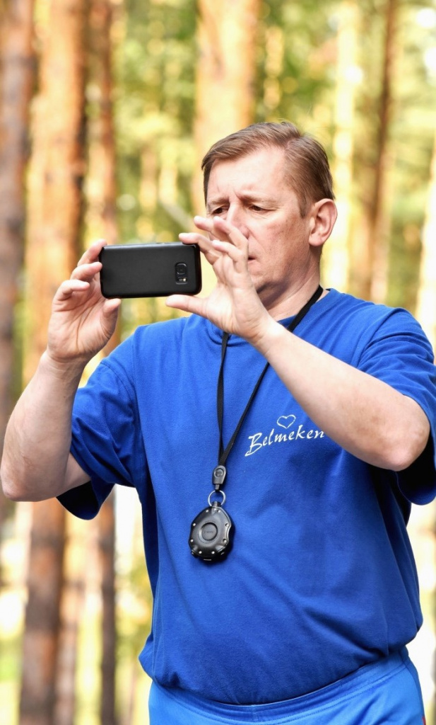 Фото 8. Юрий Михайлович Каминский ведёт видеосъёмку прохождения участков для дальнейшего анализа и разбора. 