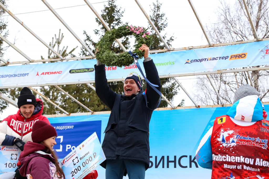 Александр Большунов стал новым рекордсменом деминской трассы с результатом 1 час 44 минуты и 4 секунды.