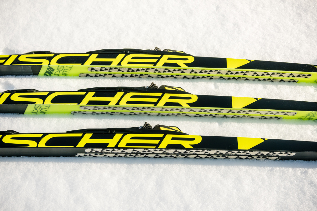 Лыжи фишер спидмакс 3д. Лыжи Fischer Speedmax 3d Plus/Cold. Fischer лыжи классические камус. Камус для беговых лыж Саломон. Fischer Twin Skin.
