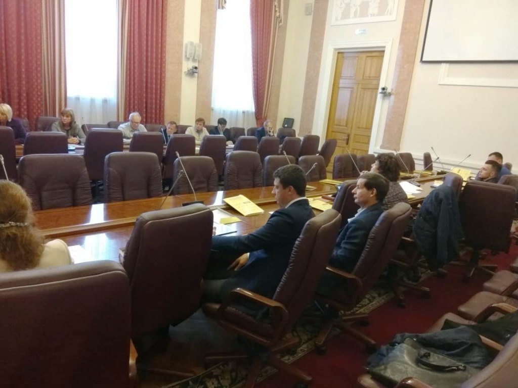 Из архива ООД ЛТР Спиной к нам, слева направо: Пархоменко О.Н., Одинцов А.Г, Ордина Г.Г.. К нам лицом, слева направо: Филимонова С.И., Кубеев А.В., Курочкин В.М., Карцев А.Е., Трошин Д.В., Мельник Т.Е.