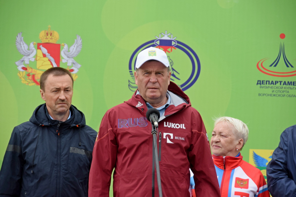Победителей и призеров соревнований награждал четырехкратный олимпийский чемпион Николай Семенович Зимятов