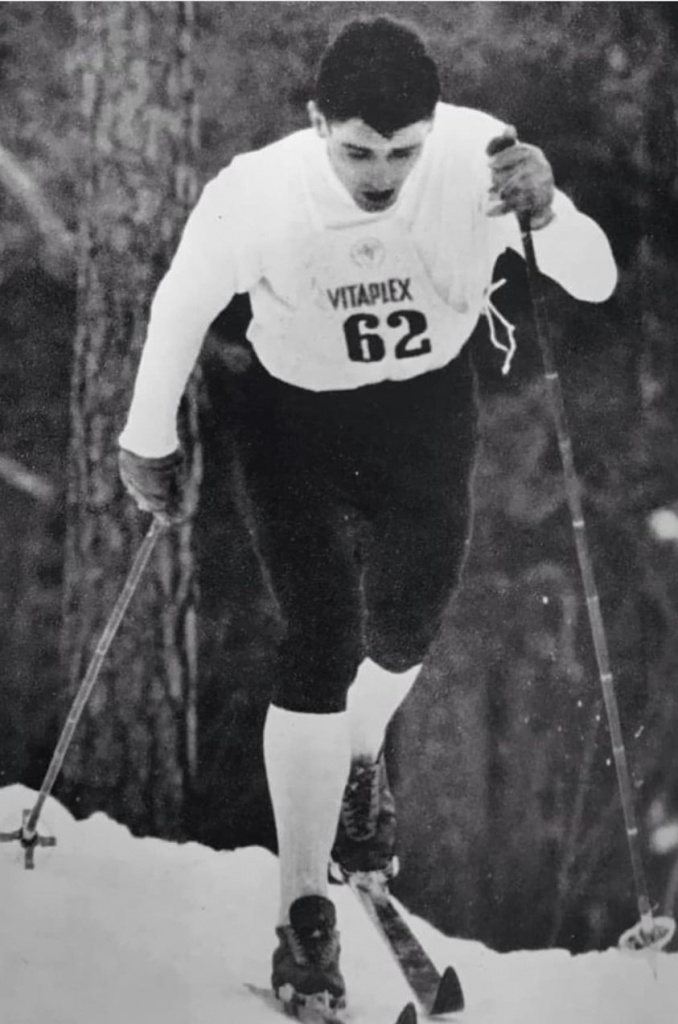 Анатолий Акентьев в победной 15 км гонке Холменколленского лыжного фестиваля 1967 г.