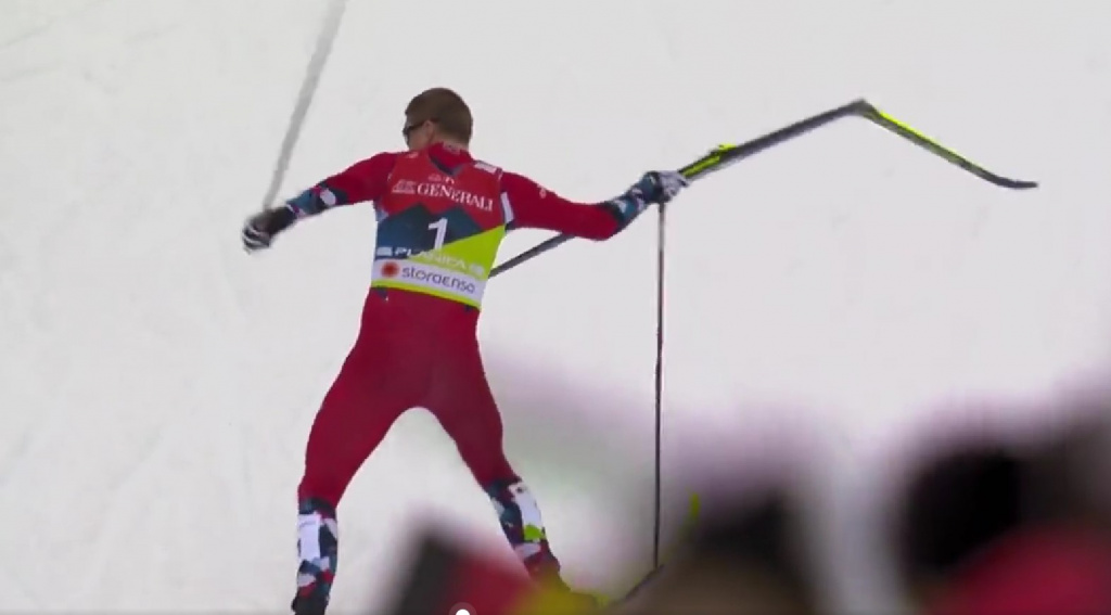 Победитель спринтерской квалификации Эрик Валнес (Норвегия) потерял всякие шансы в финале после падения и поломки лыжи. 