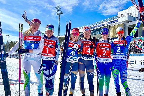 Екатерина Смирнова и Елизавета Пантрина - победительницы женского командного спринта на чемпионате России по лыжным гонкам 2023