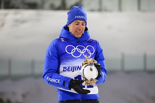 Дөрекі порно, кеуделі азиялық әйелдер