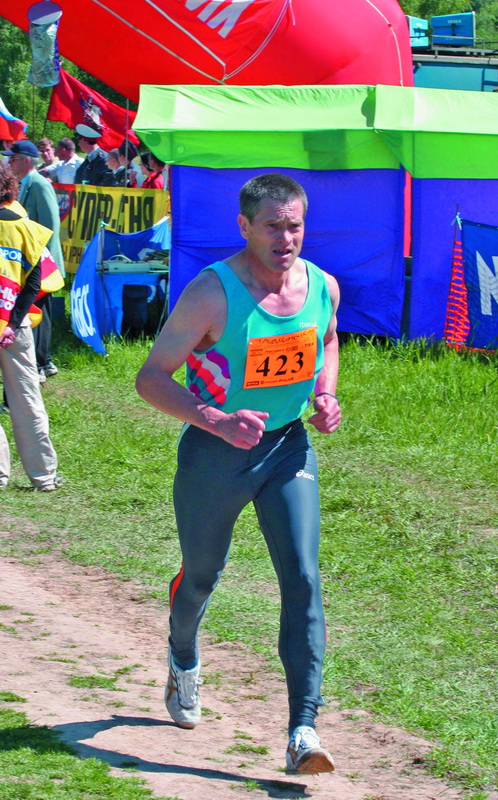 На трассе Тридцаточки 2004 года - москвич Александр Домкин, занявший очень высокое 27 место среди 192 финишировавших участников, и 4-е место по своей возрастной группе 45 - 49 лет.