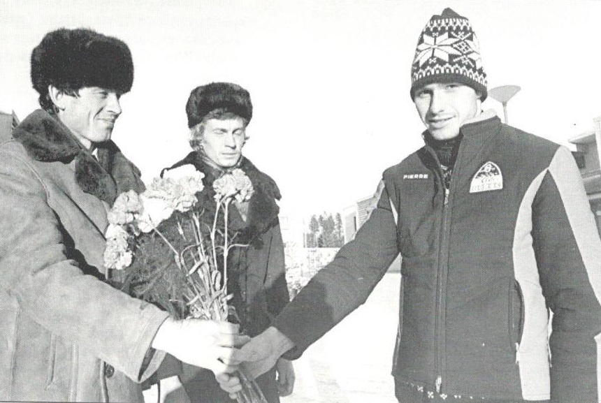 30-километровая гонка чемпионата мира в Лахти 1978 года. С.Савельев (слева, "золото"), Николай Зимятов (в центре, "серебро").